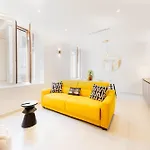 Manu Luxury Como